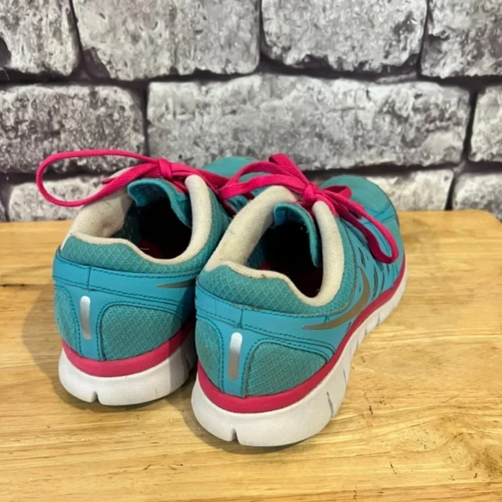 Nike Kids Aqua W/ Pink Lace Up Sneaker Size 5 Youth
